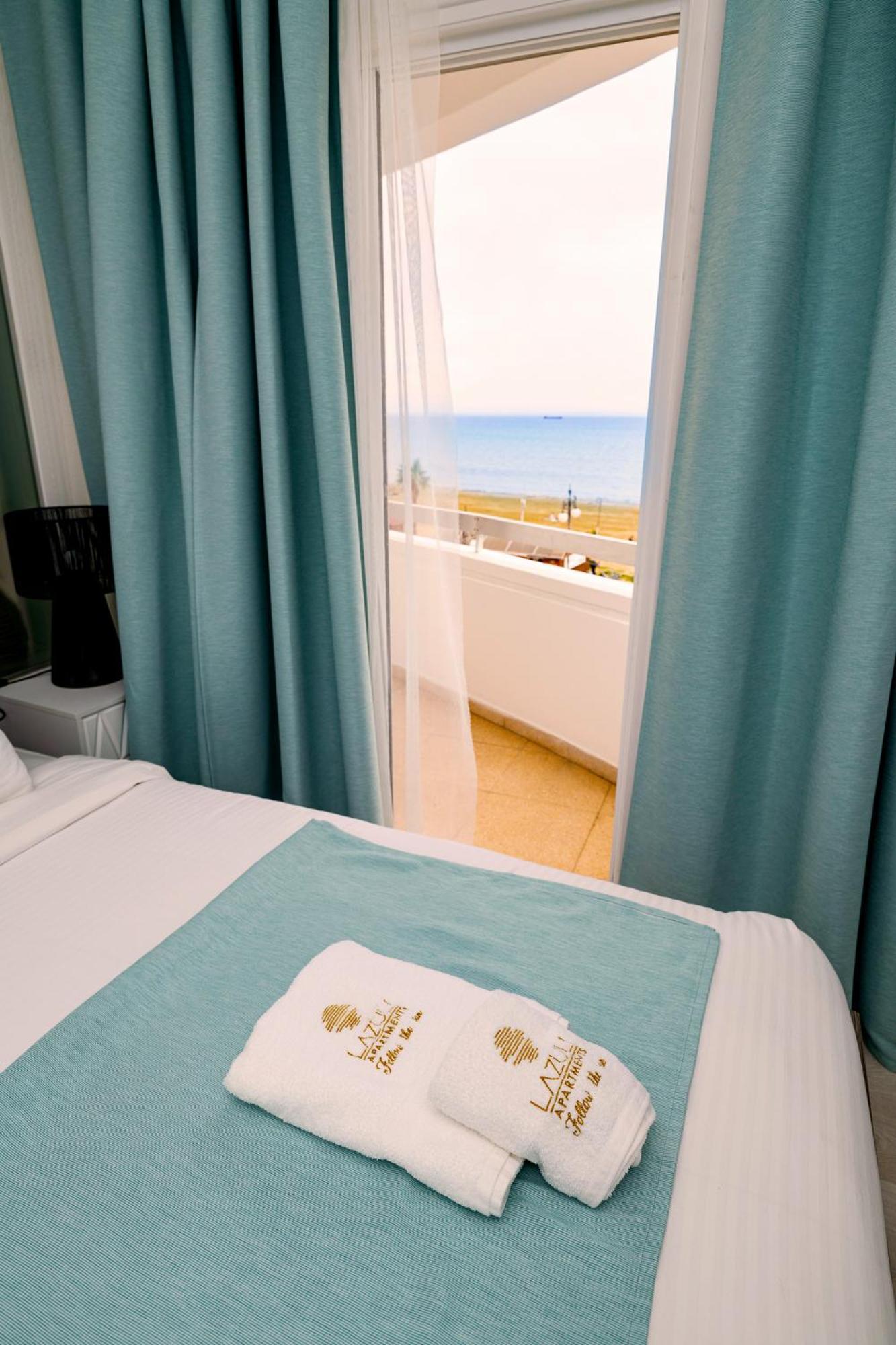 Lazuli Sea View Beachfront Ap 21 ラルナカ エクステリア 写真
